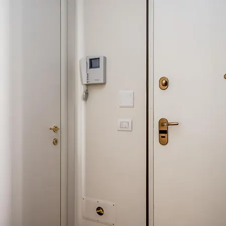 Officina7 Large Apartment