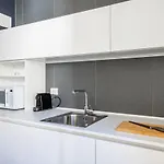 Guesthost - Officina7 Large Parma