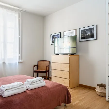 Guesthost - Officina7 Large Parma