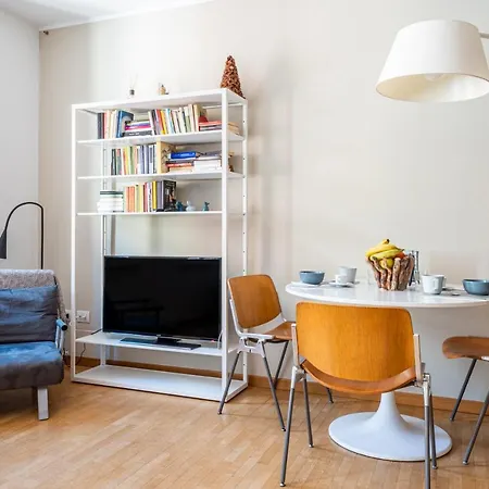 Guesthost - Officina7 Large * Parma