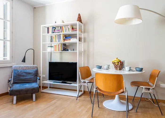 Guesthost - Officina7 Large * Parma