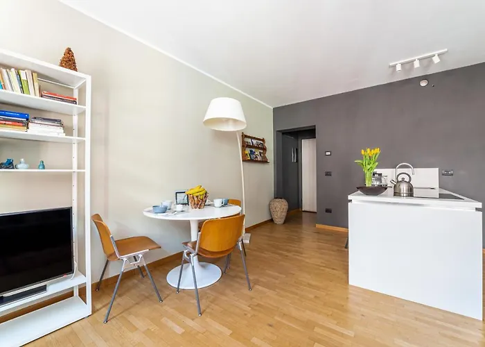 Guesthost - Officina7 Large * Parma